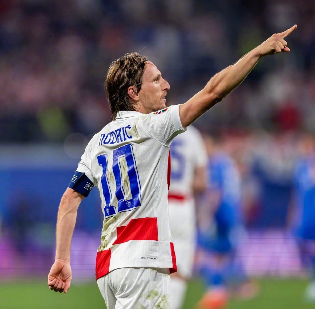 官方：吉达国民与土耳其国脚德米拉尔续约至2029年