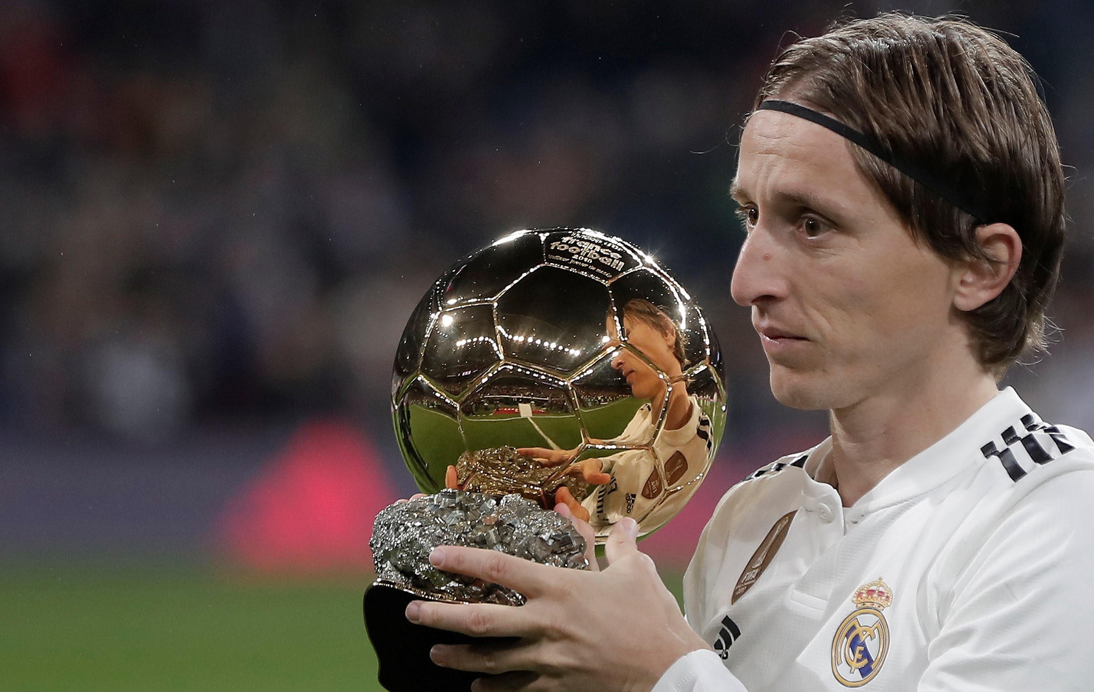 💡早报：34岁格列兹曼荣获金足奖